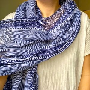 Loft Blue Medallion Scarf Wrap